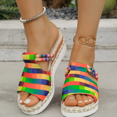 Delyth™ – Stilfulde & Farverige Kilesandaler