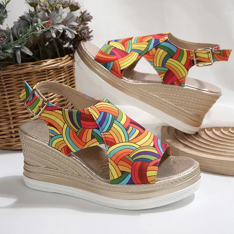 Delyth™ – Stilfulde & Farverige Kilesandaler